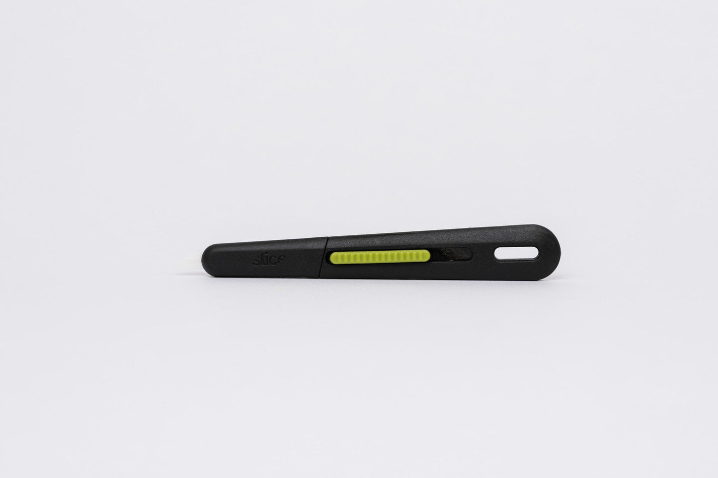 Auto-Retractable Slim Cutter